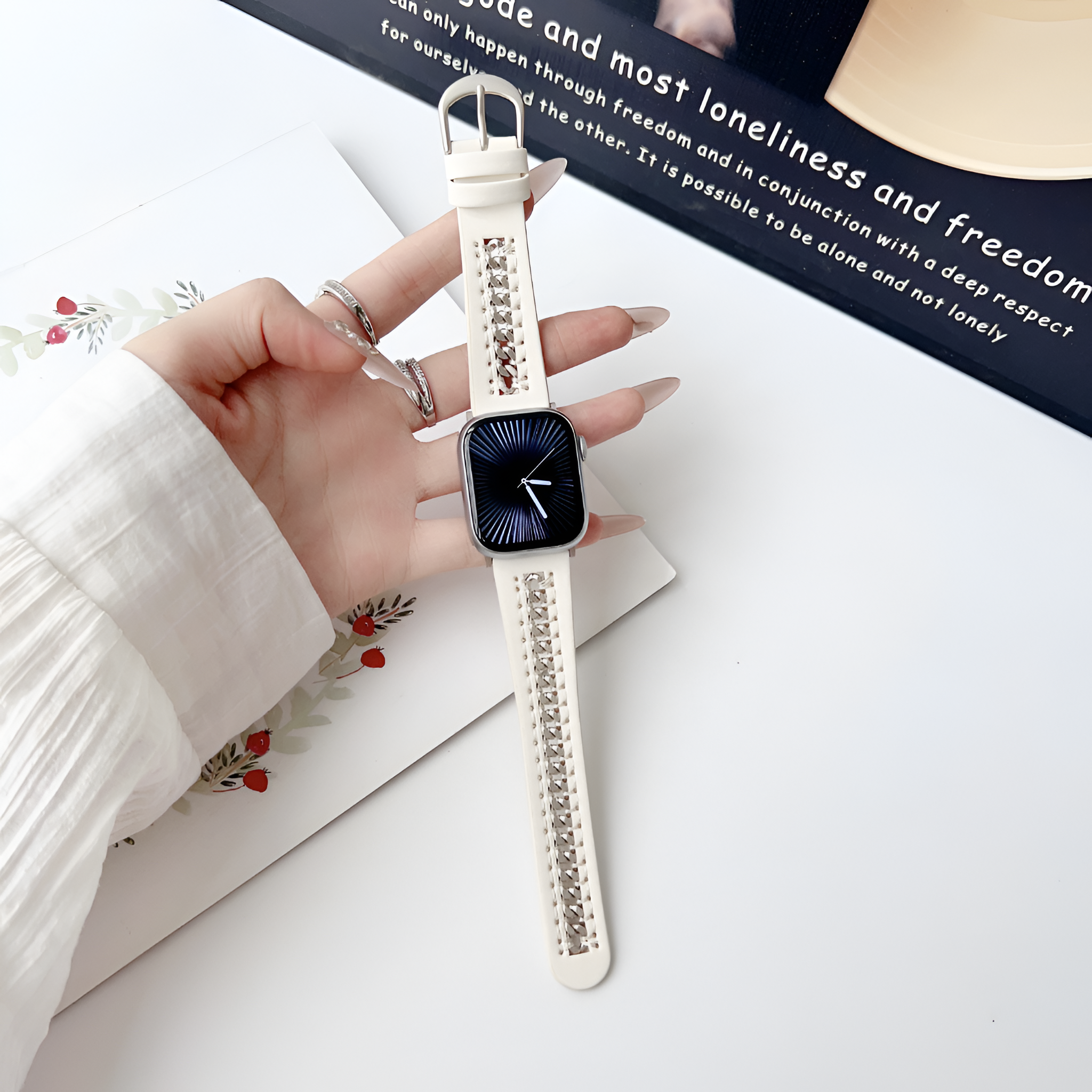 Bracelet en cuir et chaîne métallique