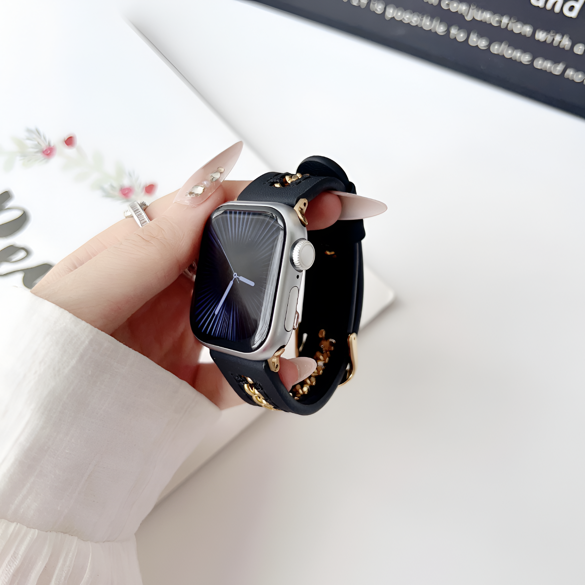 Bracelet en cuir et chaîne métallique