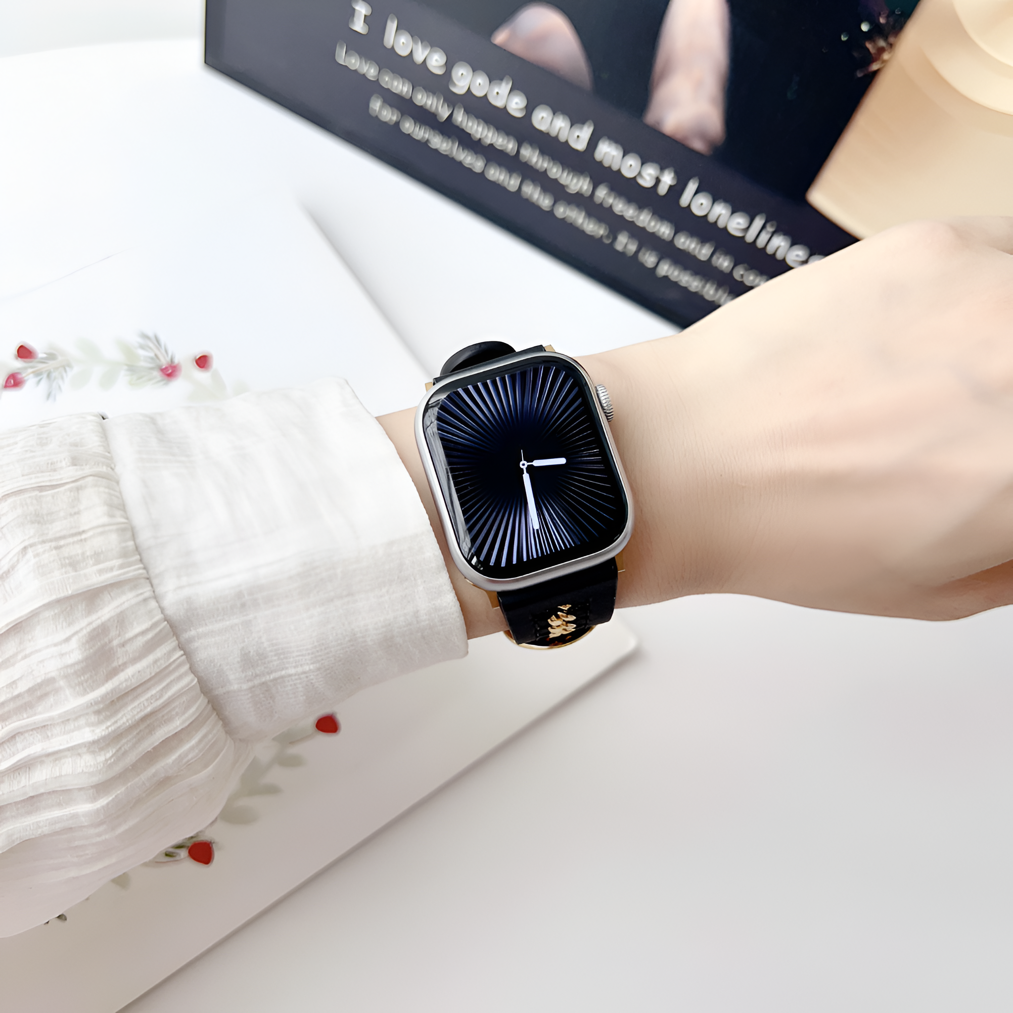 Bracelet en cuir et chaîne métallique