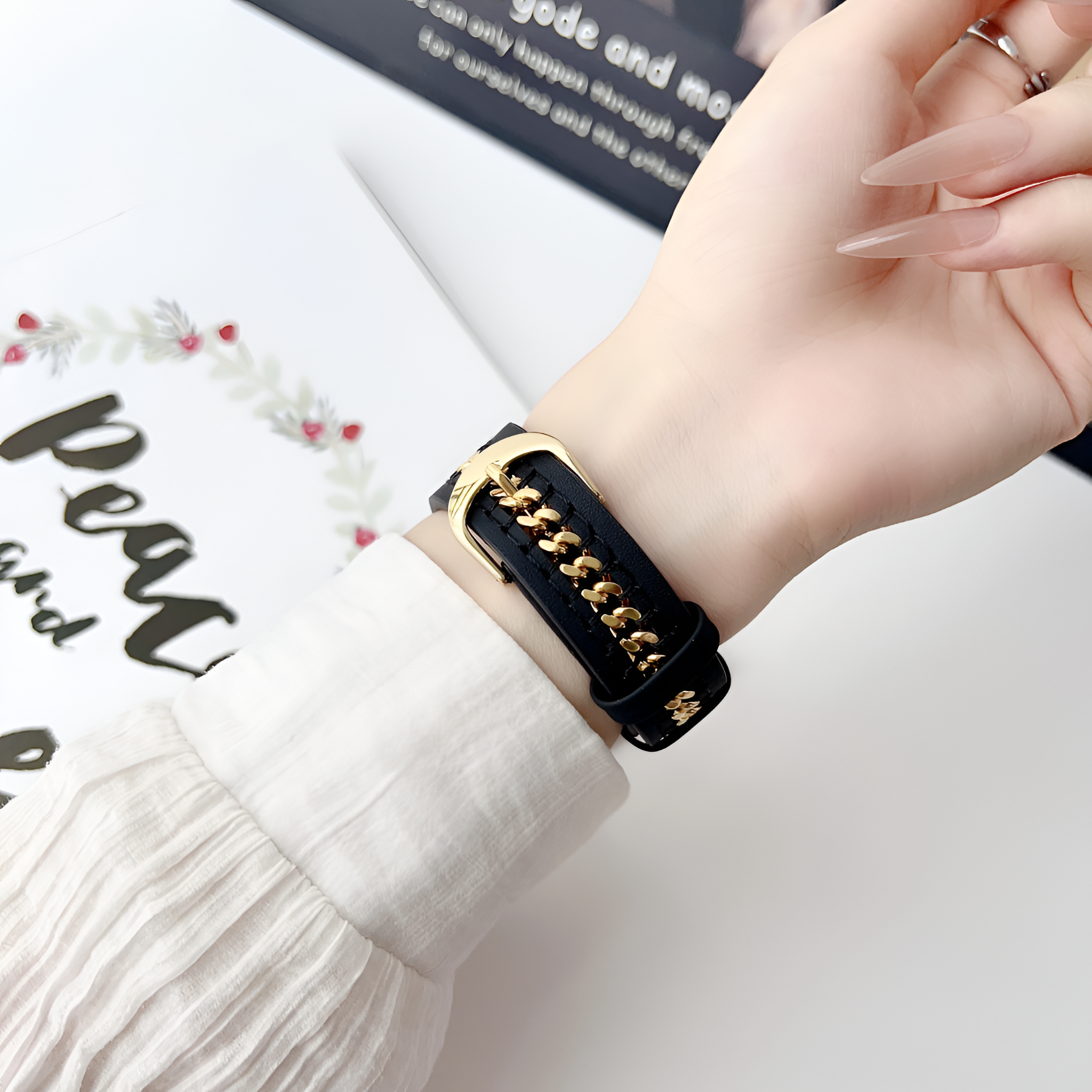 Bracelet en cuir et chaîne métallique