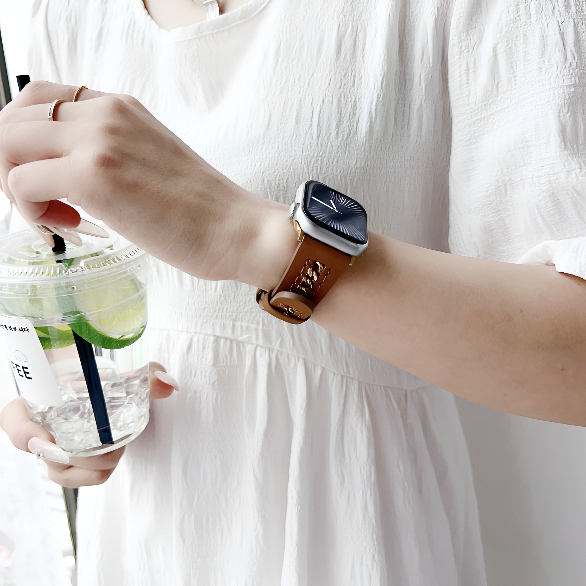 Bracelet en cuir et chaîne métallique