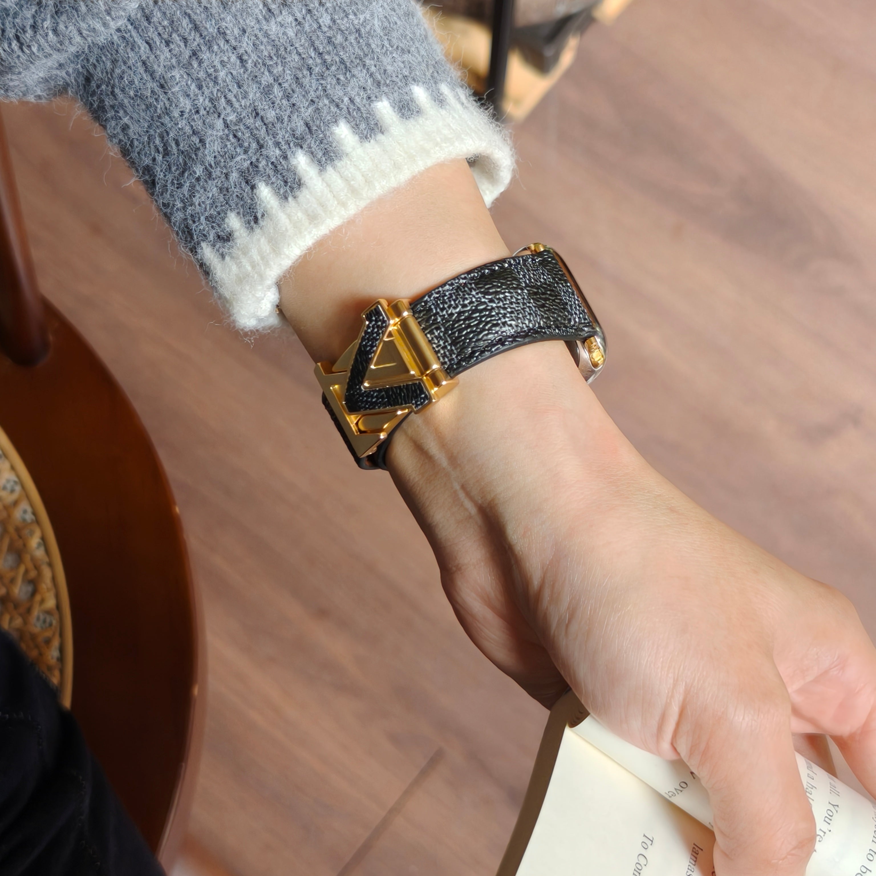 Bracelet en cuir à carreaux